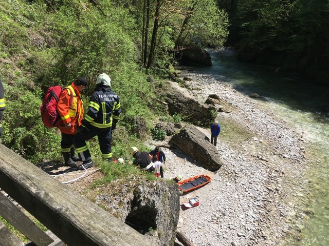 Wanderer stürzt und verletzt sich