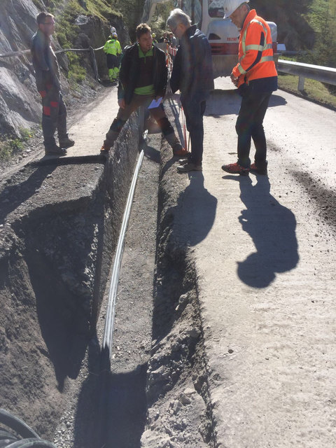 Direkt bei der Baustelle wird laufend besprochen, was als nächstes zu tun ist.