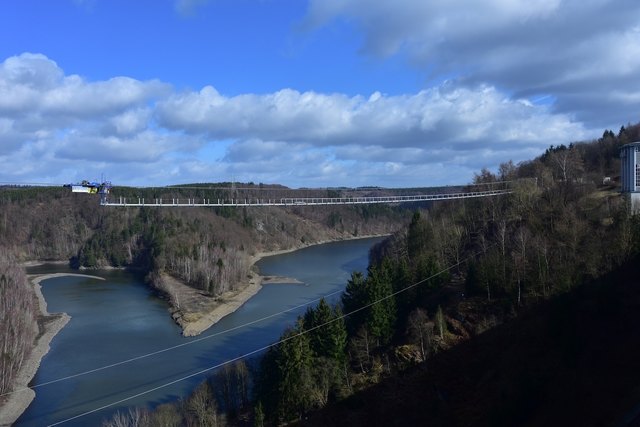 Die Spannweite der Brücke wird auf jeden Fall ein neuer Rekord. Derzeit spricht Generalunternehmer HTB aus dem Tiroler Pitztal von 438 Meter plus Faktor X.