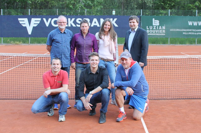 Der neue Ausschuss des SV Zams Tennis: Willi Lentsch, Doris Pesjak-Pircher, Petra Kaufmann, Obmann Benedikt Lentsch (stehend), Christian Grüner, Julian Wiederin und Hannes König (v.l.)
