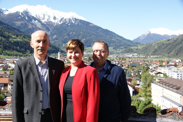 Ausbildungen mit Perspektiven: GF Bernhard Guggenbichler, Dir. Beate Zangerl und Pflegedirektor Siegmar Tangl (v.l.).