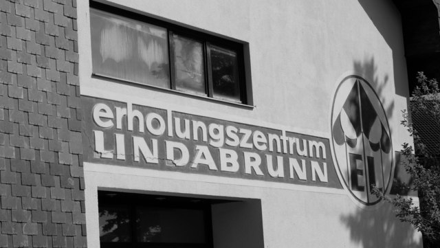 Zur Unterbringung von Gästen standen ca. 50 Bungalows mit je ca. 45 m² zur Verfügung. Weiters gab es ein Hallenbad, eine Sauna und eine Kegelbahn.