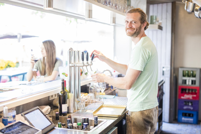 Party-Hotspot: Dominic Flik holt das Ukulele-Festival nach Graz.