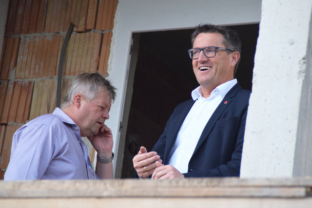 Alfred Kollar genießt den wundervollen Ausblick auf Oberpullendorf.