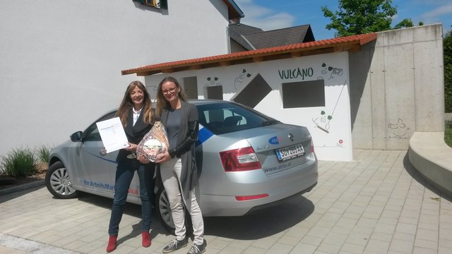 Auch in Auersbach war Marianne Suppan (l.) zu Gast. Sie besuchte Bettina Habel in der Vulcano Schinkenmanufaktur.