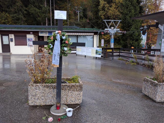 19. Oktober 2016, Kramsach – "deine Freunde" betrauern die Sonnwendjochbahn | Foto: BB Archiv