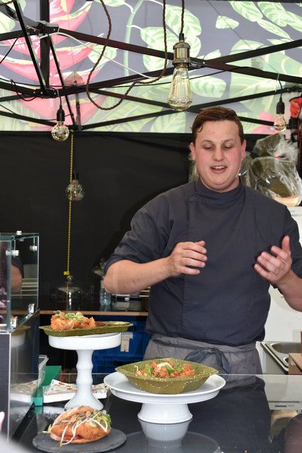 Vom Gourmetkoch zum Streetfood Koch der Gourmet Chicken anbietet.