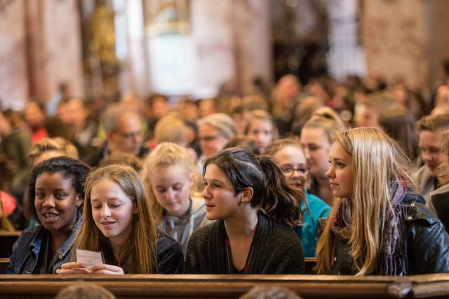 Jugendliche aus 14 Pfarren des Dekanats Rein bereiteten sich bei der SpiriNight im Zisterzienserkloster auf ihre Firmung vor.
