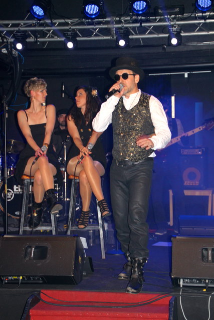 Manfred Hörmann mit Lisi und Julia Tejral.