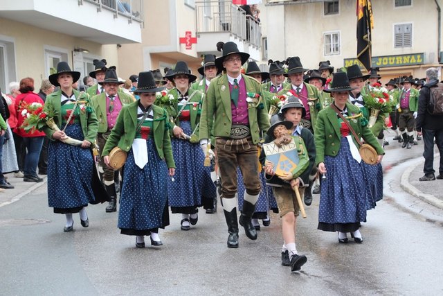 Schneidiger Aufmarsch der Schützenkompanie Axams beim Trachtenumzug des Gauderfestes! | Foto: privat