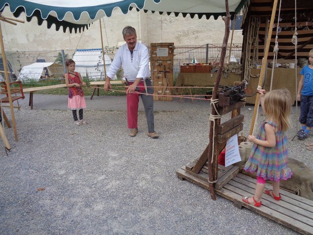 Workshop beim Meistersommer: Hanfseilmeister Nikolaus Eisserer zeigt sein Handwerk. | Foto: Nikolaus Eisserer