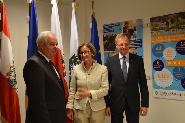 Niederösterreichs Landeshauptfrau Johanna Mikl-Leitner (M.) mit Hermann Schützenhofer (l.)  und Thomas Stelzer (r.) in Lunz.