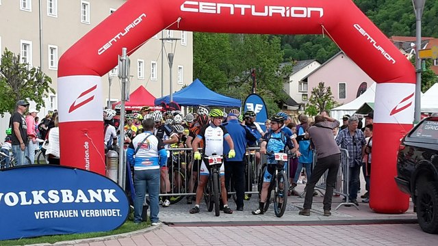 Startschuss zum 16. Stubalpen-Marathin in Maria Lankowitz mit 400 Teilnehmern. | Foto: Crazy Cross Biker