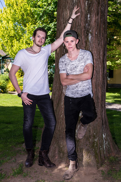 Bandleader Matthias Nebel (rechts) und Gitarrist Georg Crnko (links) wollen mit "A Wunder" bald durchstarten. | Foto: Christian Prattes