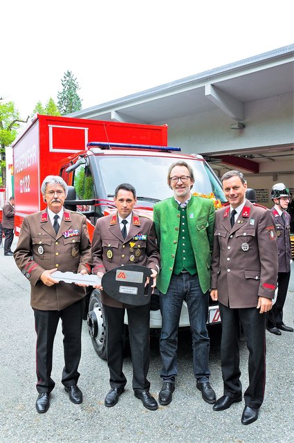 Auch Bundesrat Ernst Gödl (r.) kam zur Segnung nach Hart.