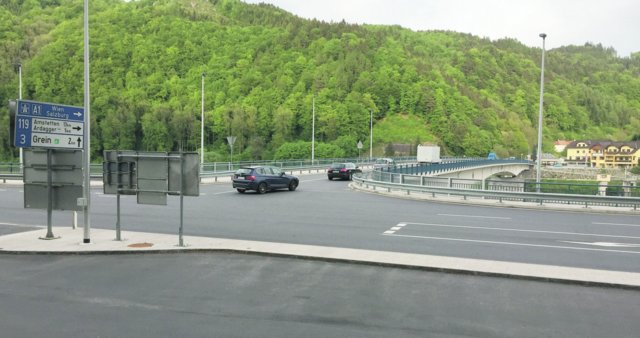 Weite Umwege wie über die Donaubrücke Grein sind während der Totalsperre der Mauthausener Brücke in Kauf zu nehmen.