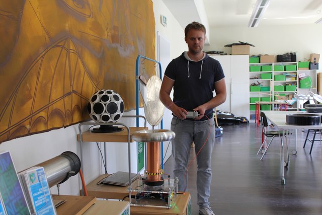 Musikmachen mit Elektronik - hier mit einer Tesla-Spule