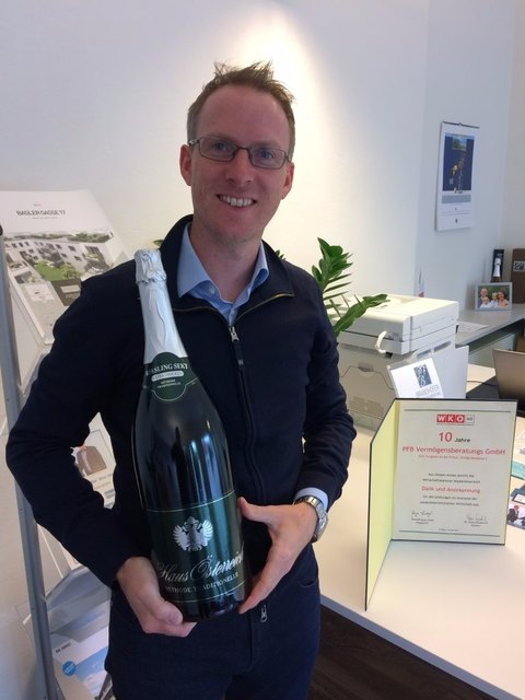 Geschäftsführer Peter Brandhofer freut sich über zehn Jahre Vermögensberatung in Purgstall an der Erlauf. | Foto: privat