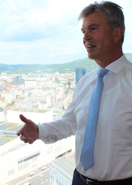 Werner Steinecker ist seit März 2017 Vorstandsvorsitzender der Energie AG. Er hat als Lehrling im Unternehmen begonnen, berufsbegleitend zwei Doktoratsstudien absolviert und war zuletzt Technischer Vorstand der Energie AG. | Foto: BRS/Kramesberger