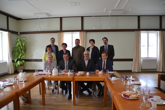 Kämpfen für den Erhalt der Sonderschule: Renate Lengauer, Andrea Wieland, Helmut Wallner, Gabriele Langsenlehner, Anton Erber, Franz Sonnleitner, Franz Winter, Waltraud Stöckl, Martin Ploderer und Martin Traxler.
