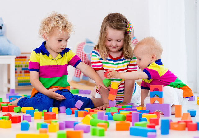 Viren sind hochansteckend, meist stecken sich Kinder untereinander mit Krankheiten an.