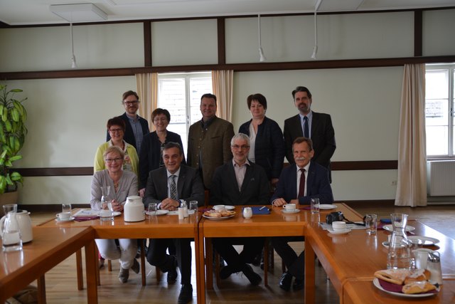 Kämpfen für den Erhalt der Sonderschule: Renate Lengauer, Andrea Wieland, Helmut Wallner, Gabriele Langsenlehner, Anton Erber, Franz Sonnleitner, Franz Winter, Waltraud Stöckl, Martin Ploderer und Martin Traxler.
