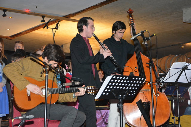 Rhythmisch und virtuos: Moritz Weiß, Niki Waltersdorfer, und Maximilian Kreuzer gastieren am 26. Mai mit ihrem neuen Album im Grabher-Haus in Fürstenfeld.