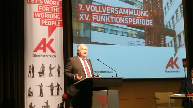 „Die Arbeitnehmerinnen und Arbeitnehmer sind die wahren Leistungsträger in unserer Gesellschaft. Das muss endlich honoriert werden!“ sagte u. a. der AK-Präsident Dr. Johann Kalliauer in seiner Rede bei der letzten AK-Vollversammlung. Bild: Ivica Stojak