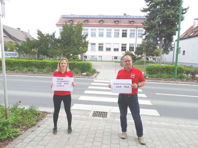 Laura Moser und Martin Mitteregger setzen sich für mehr Sicherheit vor der Schule  und Kinderbetreuung nach Maß ein. | Foto: zVg