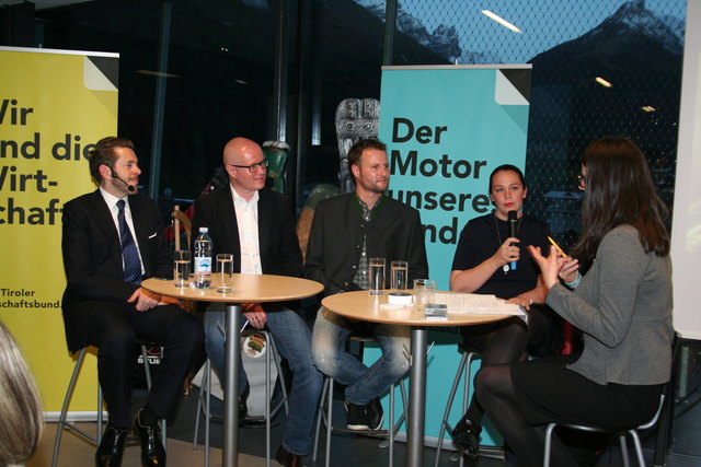 Am Podium sprachen Unternehmer aus verschiedensten Branchen darüber, wie sie die Digitalisierung in den betrieblichen Alltag integriert haben.