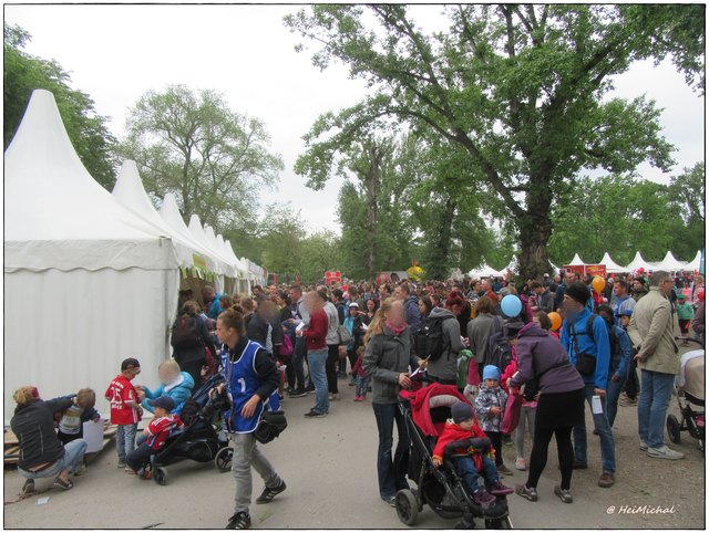 Da war schon viel los...heute findet auch der Kinderlauf statt.