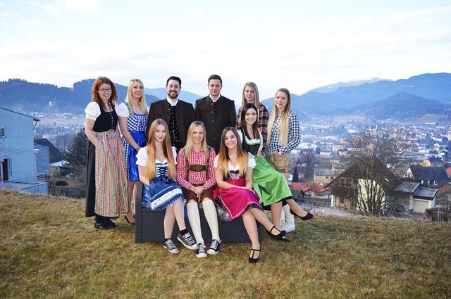 Für die Fortführung der Traditionen und den Zusammenhalt stehen die jungen Vorstandsmitglieder der Dorfgemeinschaft ein | Foto: KK