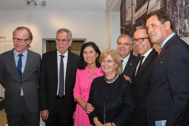 Am Foto von der Eröffnung: Georg Kraft-Kinz, Alexander Van der Bellen, Danielle Spera, Wolfgang Brandstetter, Talya Lador, Rudi Kaske und Peter Hanke (von links). | Foto: Sonja Bachmayer