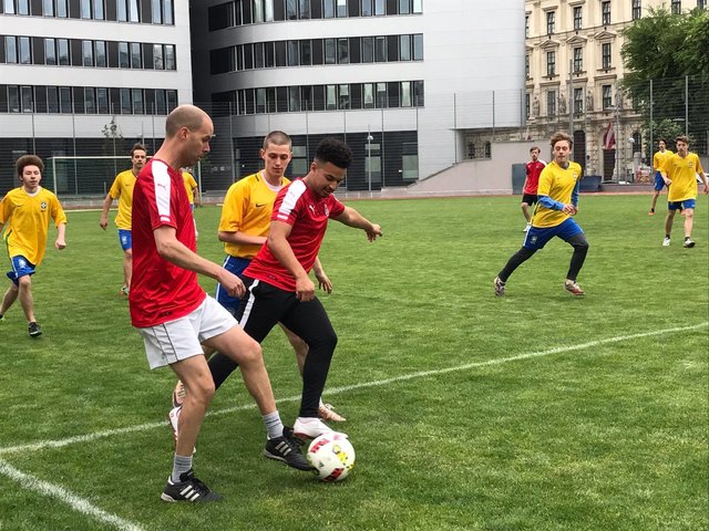 Die Burschen der Gründermannschaft aus dem Jahr 2007 spielten auch beim Jubiläumsturnier.