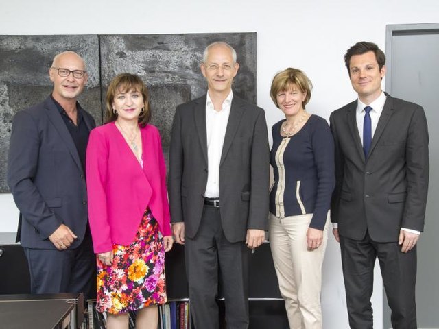 Intendant Johannes Reitmeier, Kulturlandesrätin Beate Palfrader, Direktor Haus der Musik Innsbruck Wolfgang Laubichler, Bürgermeisterin Christine Oppitz-Plörer, Kaufmännischer Direktor Dr. Markus Lutz | Foto: Rupert Larl