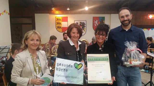 Gemeindevorständin Irmgard Hörmann, Kindergartenleiterin Eva Krall-Oberheber, Kindergartenköchin Evelyn Kristler, SPÖ-Landtagsabgeordneter Vbgm. Josef Zoppoth. | Foto: Peter Krall
