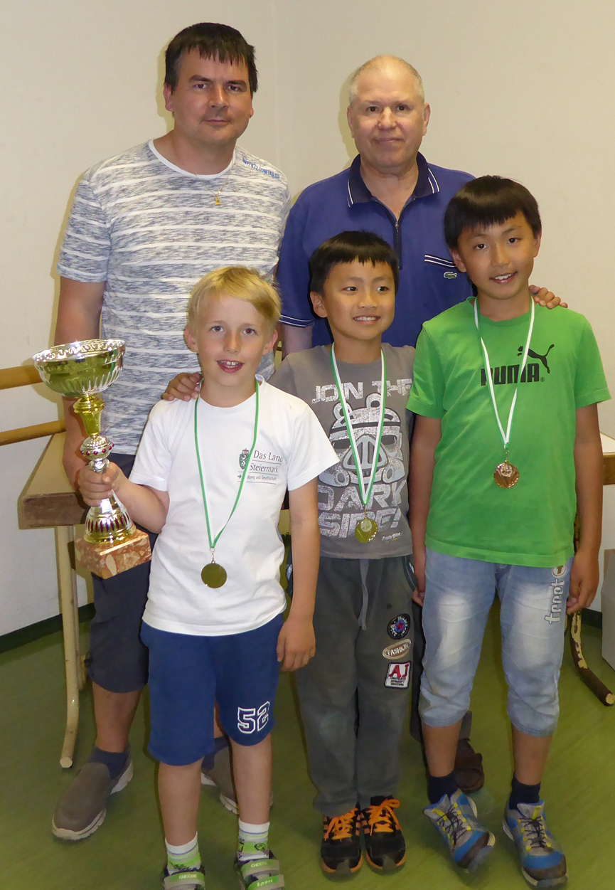 Sven Aurich; Obmann Manfred Raffalt:
Simon Bauer (1.-U10), Jiawen Wang (2.-U10); Bowen Wang (3.-U12)