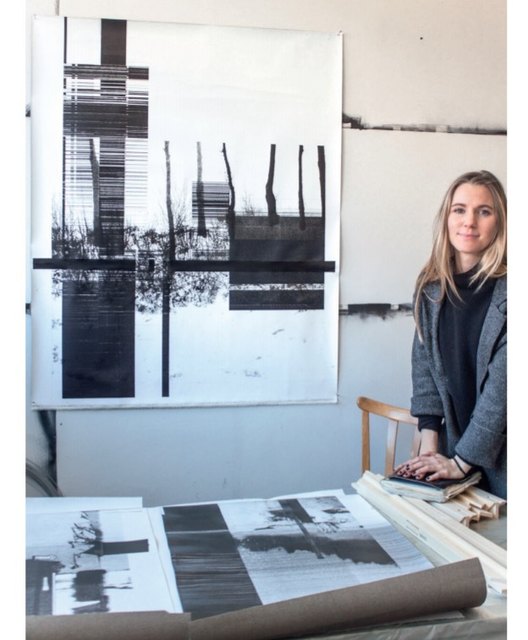 Soucek-Stipendium in Paris 
Tina Greisberger mir ihren Bild "Along a Tree Linde road"