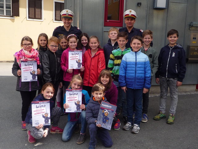 Die Schülerinnen und Schüler der Volksschule Wettmannstätten sind jetzt "Kinderpolizisten". | Foto: KK