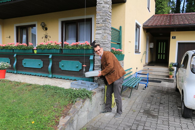 Ab in den Lift mit dem Essen.