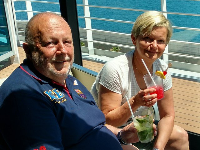 Walter Handl mit seiner Frau Elfi auf großer Kreuzfahrt. | Foto: privat