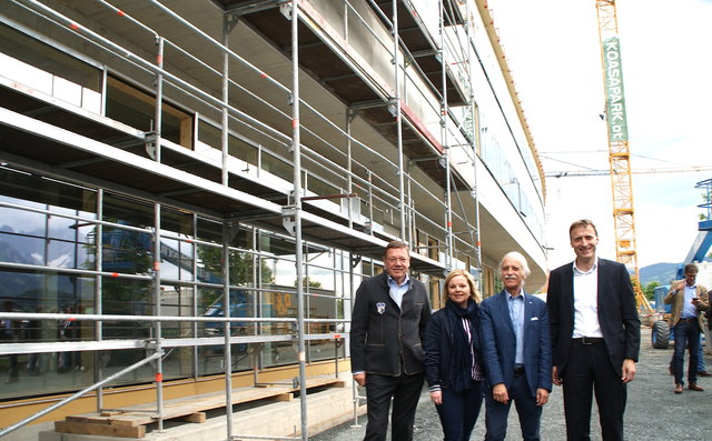 Firstfeier mit Fritz Unterberger, Barbara Trapl, Robert Bachmann und Josef Feichtner.