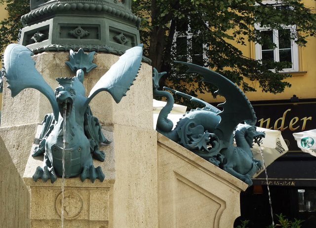 Brunnen am Rilkeplatz, 4.Bezirk, Wien
