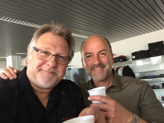 Bei Michael Philipp (r.) bestens aufgehoben. Kaffee und Strom!