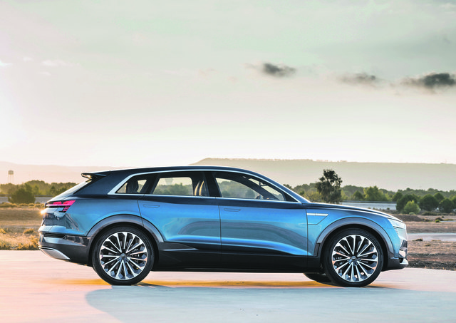 Audi e-tron quattro concept: Technische Daten, Verbrauchswerte und Preis des Serienmodells liegen noch nicht vor.