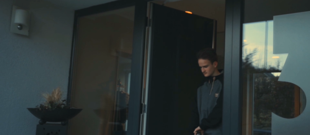 Sequenz aus Kurzfilm "Oxygen": Der Darsteller ist in einem Raum eingesperrt ist, ohne vorerst die Möglichkeit zu haben, diesen Raum zu verlassen. | Foto: BRG Rohrbach