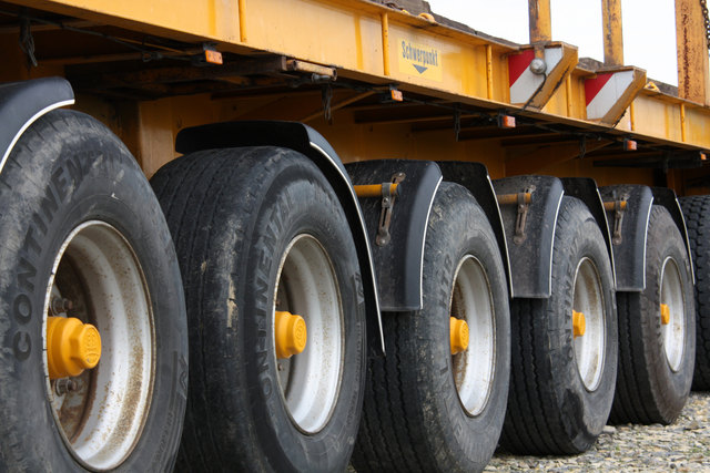 Sonderfahrverbot für LKW am 2.6. Richtung Italien | Foto: Martina Berg / Fotalia