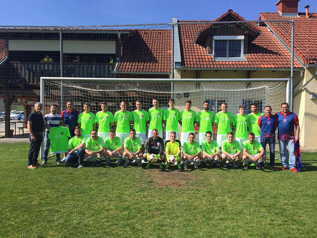 Der Familienbetrieb. Neun Spieler des USV Vasoldsberg sind im erweiterten Vereinsvorstand vertreten. Samstag wollen sie gemeinsam den Aufstieg feiern. Dafür muss ein Sieg gegen Justiz her.