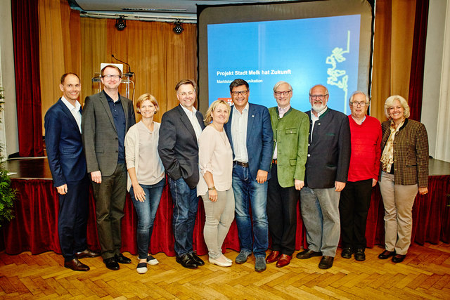 Das Projektteam: Andreas Pölzl, Herbert Thin, Christine Resch, Alexander F. Svoboda, Klaudia Ulrichshofer, Horst Langer, Gottfried Müllschitzky, Adolf Salzer, Paul Zeller und Beatrix Leeb. | Foto: Stadt Melk/Gleiss