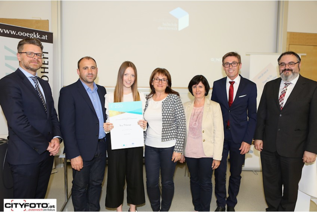 Nina Mittermayr (3.v.l.) bei der Preisverleihung. | Foto: cityfoto.at